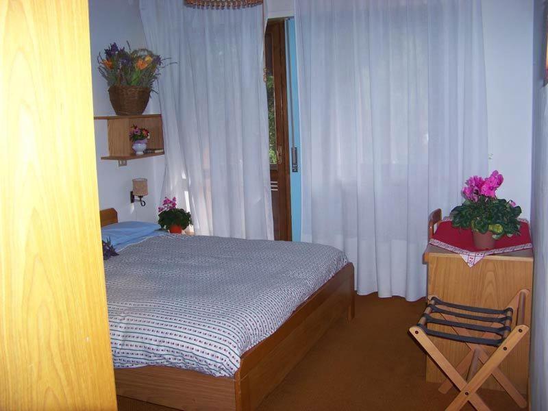 Garni Pecol Bed and Breakfast Fusine Habitación foto